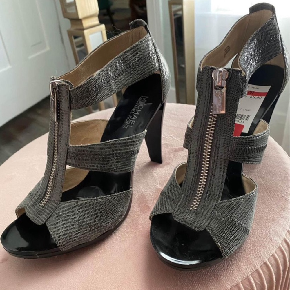 Michael Kors Pewter heels NWT